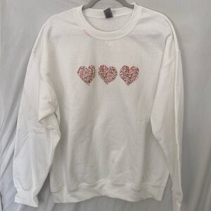 custom floral three heart crewneck/ sweatshirt white Gildan sz large